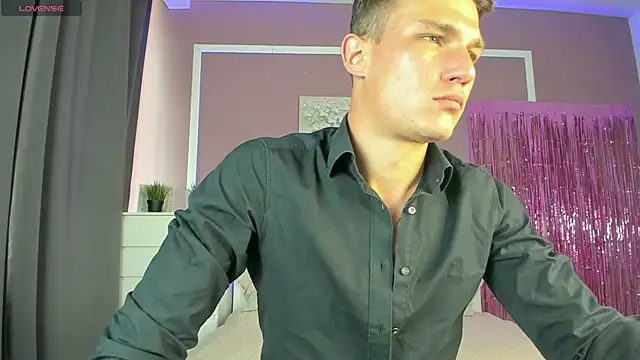 AdamGold01 online show from 18, 9, 2025