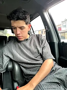 mattebret11 online show from 5, 11, 2025