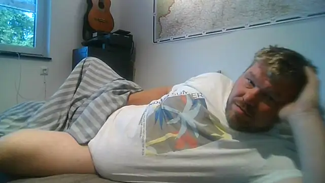 Snapshot of fetter_Daddy_Berlin chatting on 30, 9, 2025 fetter Daddy Berlin online show from 30, 9, 2025