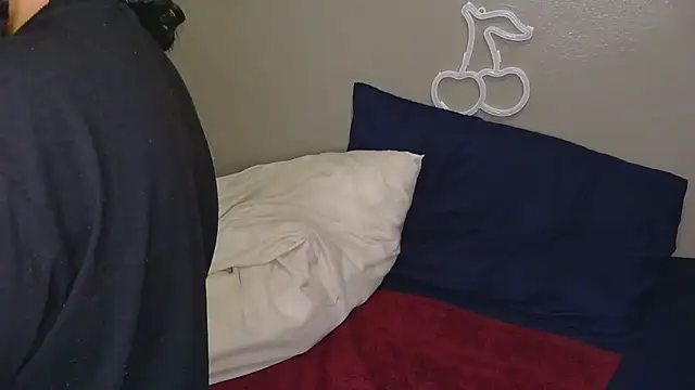 Serafynn online show from 6, 11, 2025