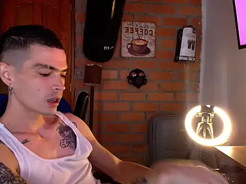 Snapshot of Travis_R chatting on 9, 10, 2025 Travis R online show from 9, 10, 2025