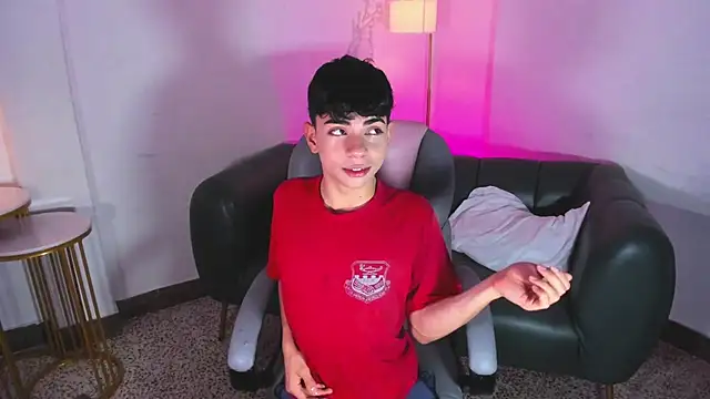 Snapshot of Peter_chase chatting on 5, 2, 2026 Peter chase online show from 5, 2, 2026