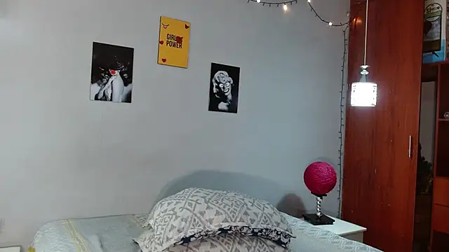 nicole mayer01 online show from 25, 9, 2025
