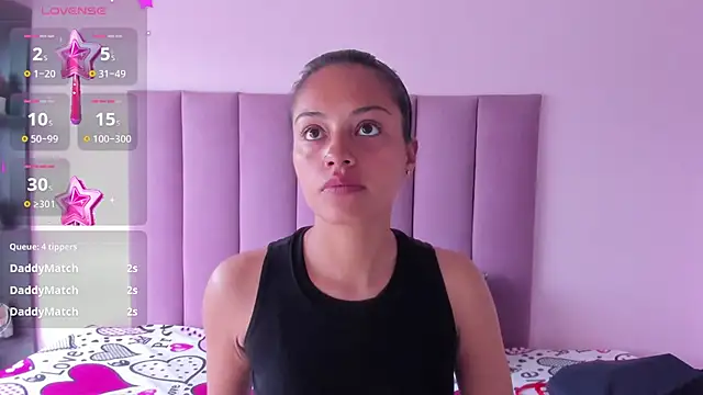 HoollyHendrix online show from 29, 9, 2025