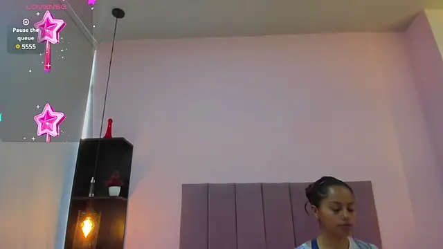 HoollyHendrix online show from 16, 10, 2025