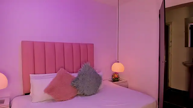 Amy Ferreira online show from 8, 10, 2025