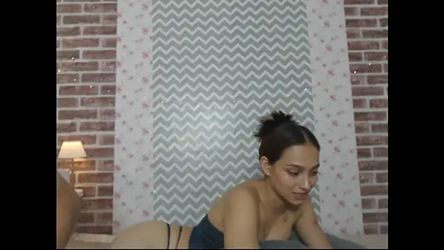 KaMila M00N online show from 6, 11, 2025