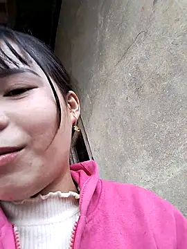 Snapshot of linhkem-cute chatting on 19, 11, 2025 linhkem-cute online show from 19, 11, 2025