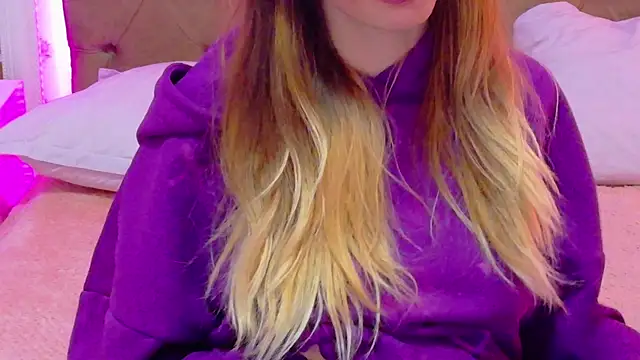 CoraVex online show from 5, 4, 2026