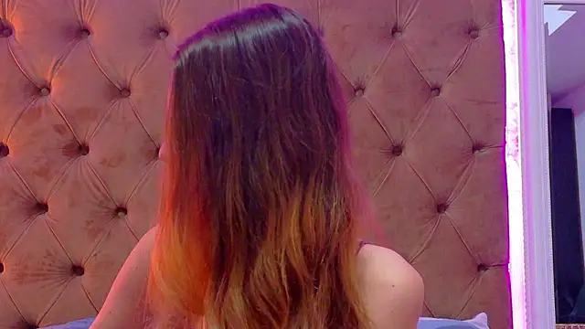 CoraVex online show from 22, 4, 2026