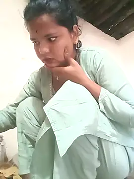 Hot Shredha online show from 2, 11, 2025