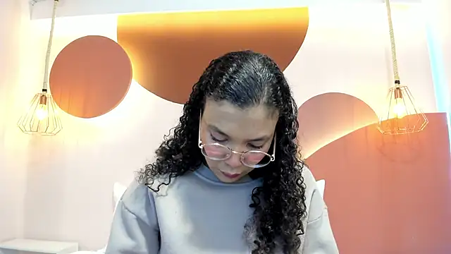 Snapshot of SweetStarr_ chatting on 23, 9, 2025 SweetStarr online show from 23, 9, 2025