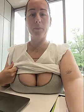 Snapshot of bichota85 chatting on 14, 5, 2026 bichota85 online show from 14, 5, 2026