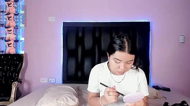 LunaWiill  online show from 8, 11, 2025