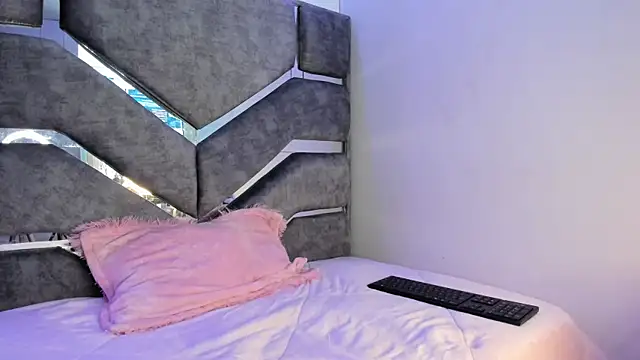 Flufi 740 online show from 1, 12, 2025