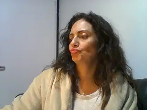 Snapshot of dulcefanny chatting on 19, 5, 2026 dulcefanny online show from 19, 5, 2026