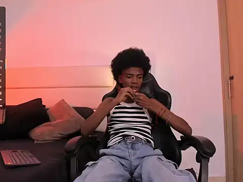 Snapshot of AllexJacob chatting on 4, 11, 2025 AllexJacob online show from 4, 11, 2025