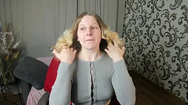  Velvet peach  online show from 29, 11, 2025