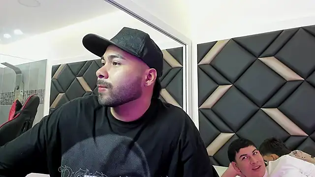 Hot Threesomee online show from 15, 11, 2025