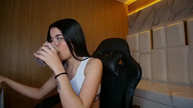 sophiadoll tf online show from 10, 10, 2025