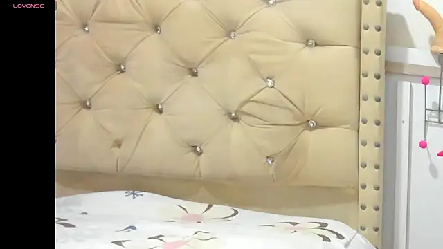 Snapshot of ELEKTRA_FOX1 chatting on 10, 10, 2025 ELEKTRA FOX1 online show from 10, 10, 2025
