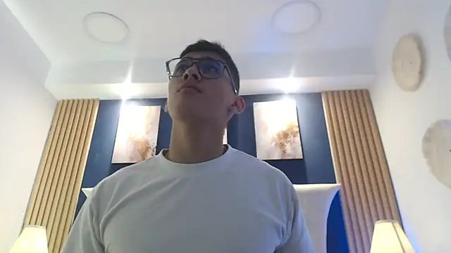 Snapshot of SalvadorFit chatting on 19, 6, 2026 SalvadorFit online show from 19, 6, 2026