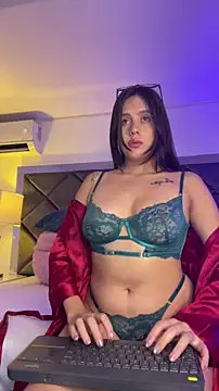 Snapshot of MeganMyerss_ chatting on 13, 10, 2025 MeganMyerss online show from 13, 10, 2025