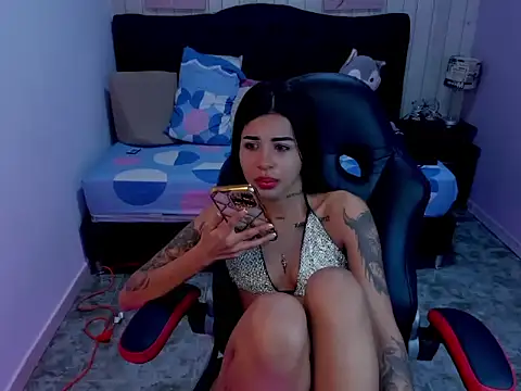 Violet Cooper  online show from 29, 9, 2025