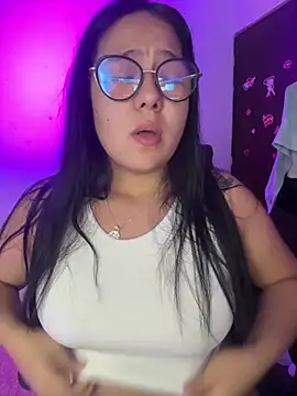 Snapshot of sacha_torres02 chatting on 23, 4, 2026 sacha torres02 online show from 23, 4, 2026