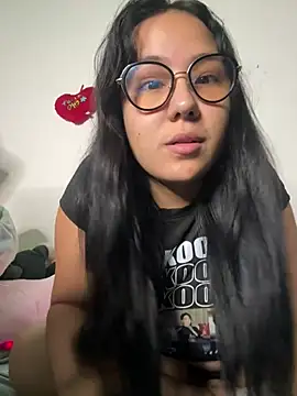 Snapshot of sacha_torres02 chatting on 28, 5, 2026 sacha torres02 online show from 28, 5, 2026