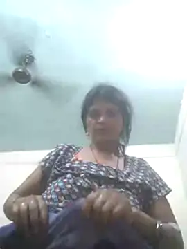 Hott cutgirl online show from 17, 5, 2026