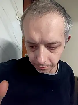 szajbusek41 online show from 4, 2, 2026