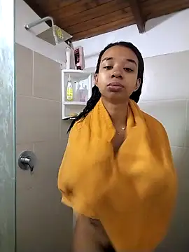 Suzanelee1 online show from 21, 10, 2025