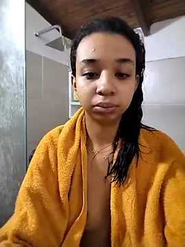 Suzanelee1 online show from 28, 10, 2025