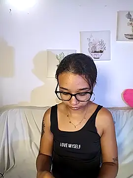 Suzanelee1 online show from 6, 11, 2025