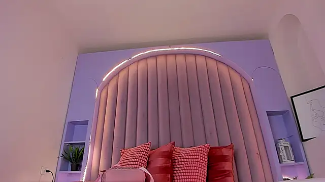 Snapshot of KeendraFox_ chatting on 4, 10, 2025 KeendraFox online show from 4, 10, 2025