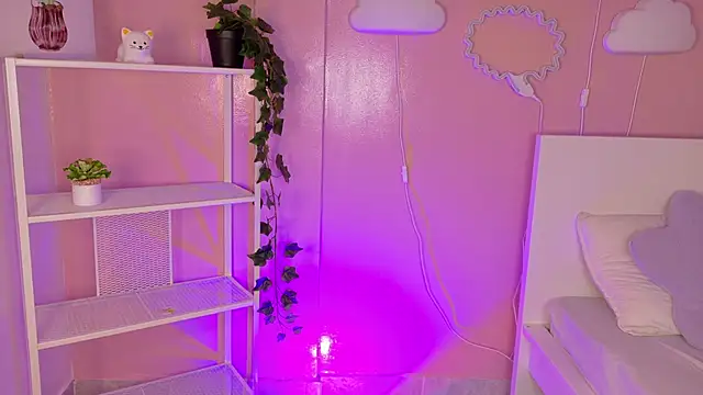 KeendraFox  online show from 11, 2, 2026