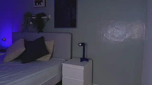 KeendraFox  online show from 25, 3, 2026