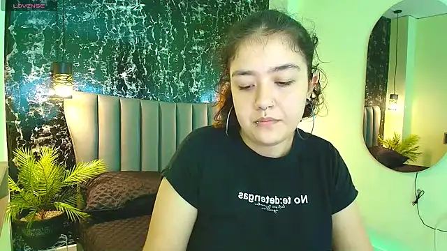 Nia-Stark online show from 27, 9, 2025