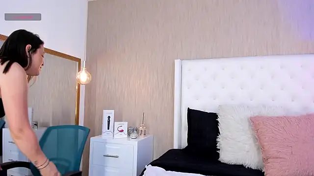 Snapshot of Lucy_Lu17 chatting on 7, 11, 2025 Lucy Lu17 online show from 7, 11, 2025