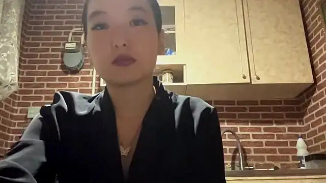 EmmaLeexth online show from 19, 9, 2025