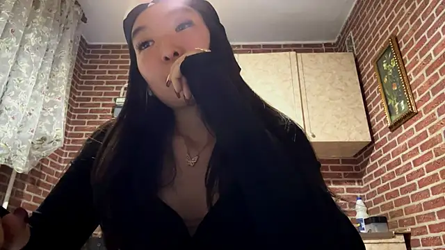 EmmaLeexth online show from 25, 9, 2025