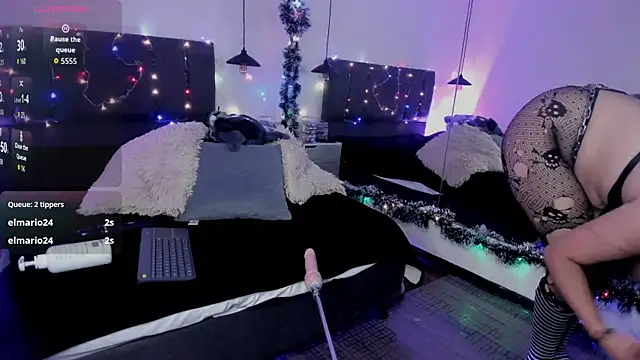 SabrinaV  online show from 17, 11, 2025