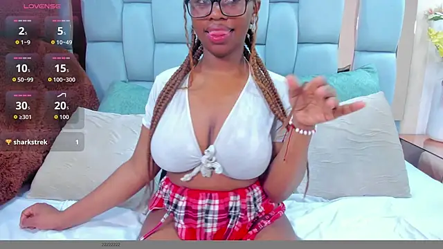 hazellanee online show from 9, 11, 2025