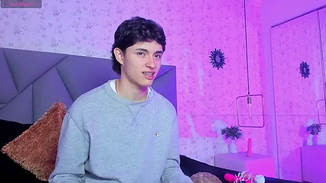 meganandtylerr19 online show from 27, 11, 2025