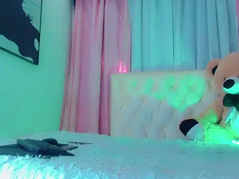 Snapshot of Julia_Bulette1 chatting on 28, 11, 2025 Julia Bulette1 online show from 28, 11, 2025