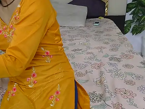 Snapshot of Lovelyy-couple chatting on 15, 11, 2025 Lovelyy-couple online show from 15, 11, 2025