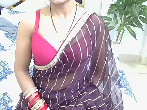 Snapshot of Lovelyy-couple chatting on 14, 12, 2025 Lovelyy-couple online show from 14, 12, 2025