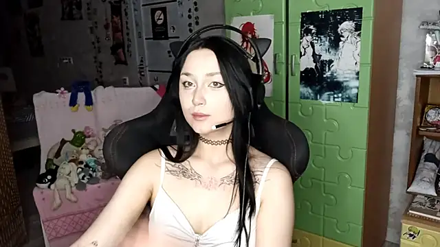 Snapshot of MiaJuiceee chatting on 28, 9, 2025 MiaJuiceee online show from 28, 9, 2025