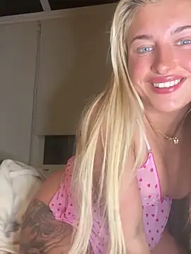 BabyBluexox online show from 25, 2, 2026